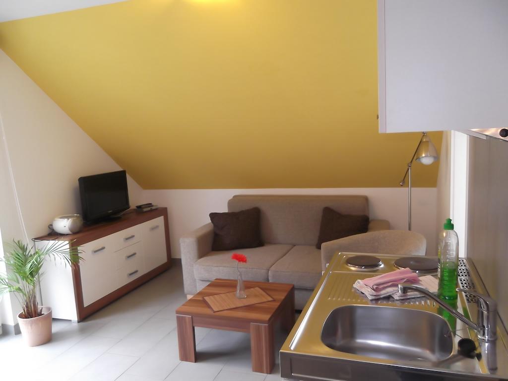 Appartementhaus Zur Schaabe Glowe Ruang foto